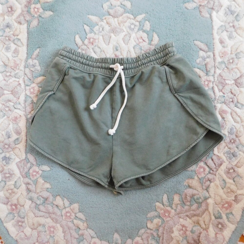 💕 Aerie Khaki Drawstring Pull On Shorts